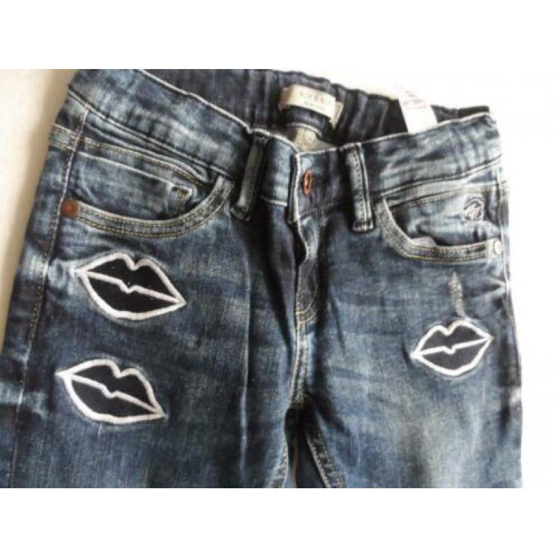 134 - Nik & Nik jeans lippen