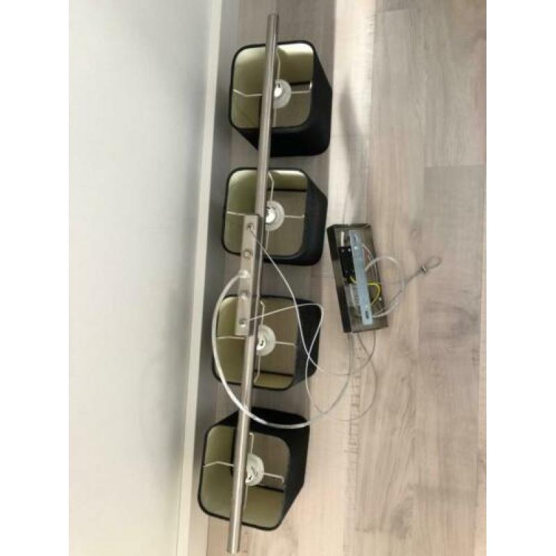 Set van 1 eettafel lamp en 4 tafellampjes