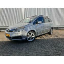 Opel Zafira 1.8 2007 // APK 03-2021 // 7 zitter // sunroof