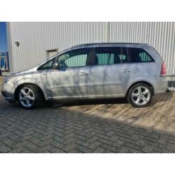 Opel Zafira 1.8 2007 // APK 03-2021 // 7 zitter // sunroof