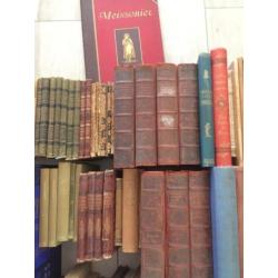 75 decoratieve boeken rond 1900 voor 50 euro samen