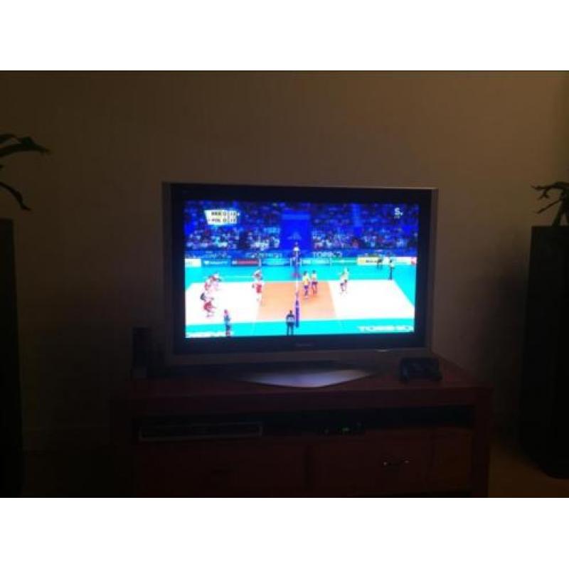 Panasonic Viera 42 inch plasma tv; TH-42PV600E