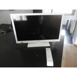 Solara 24"led tv met muurbeugel