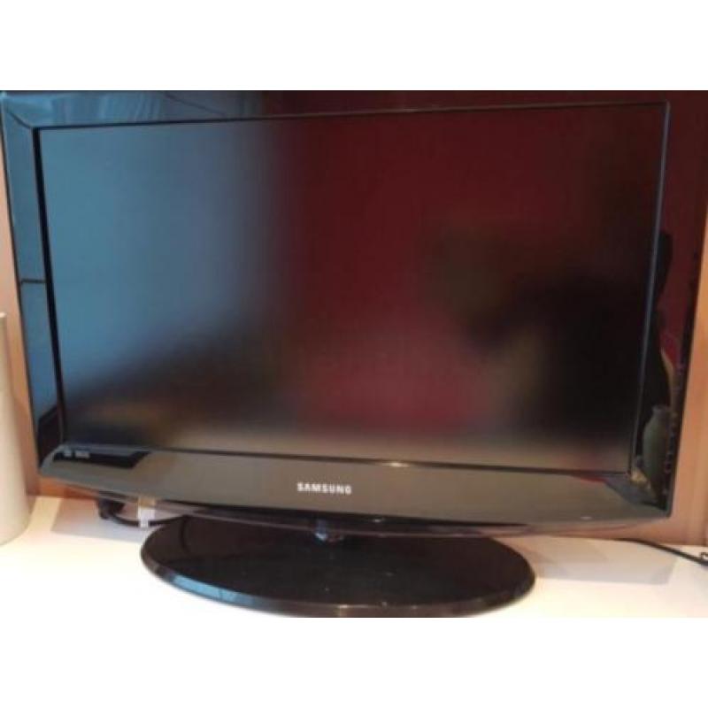 HD tv Samsung 26 inch / 66 cm