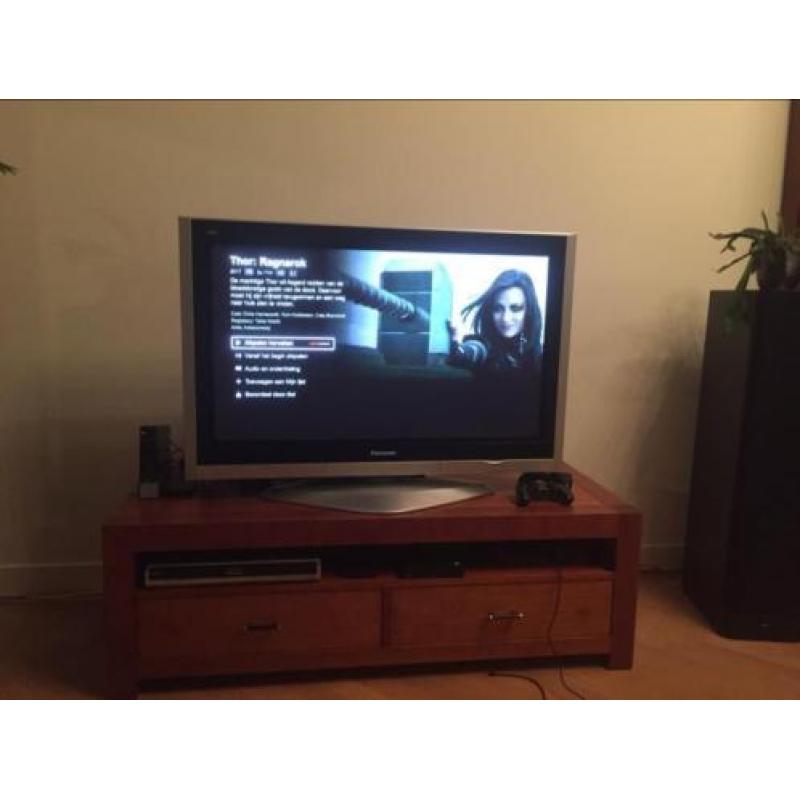 Panasonic Viera 42 inch plasma tv; TH-42PV600E