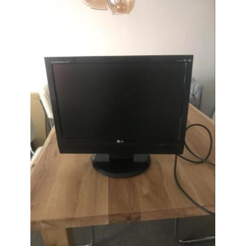 LG tv 48cm