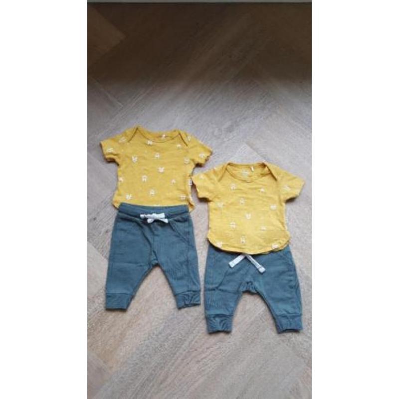 2 Setjes Babykleding maat 50 (tweeling)