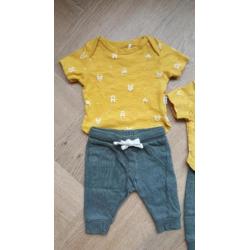 2 Setjes Babykleding maat 50 (tweeling)