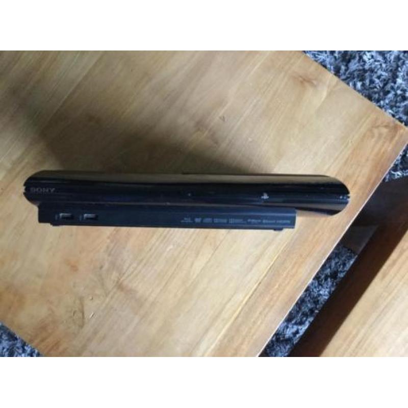 Ps3 500gb met controllers en spellen