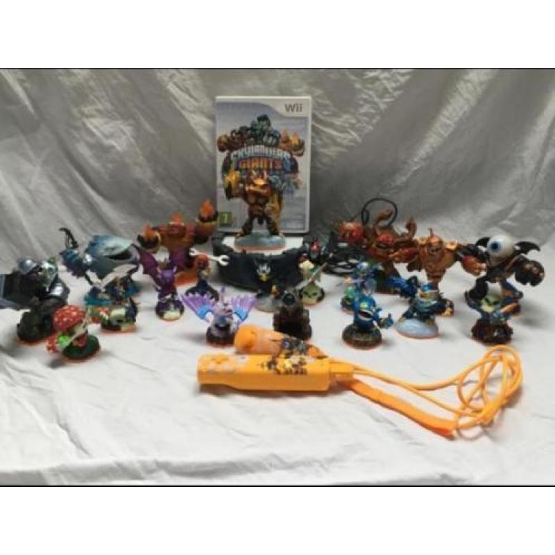 Wii Skylanders,18 skylanders,portal,spel,controller,nunchuck