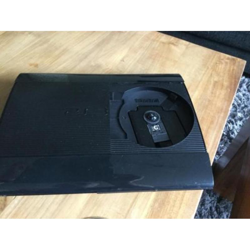 Ps3 500gb met controllers en spellen