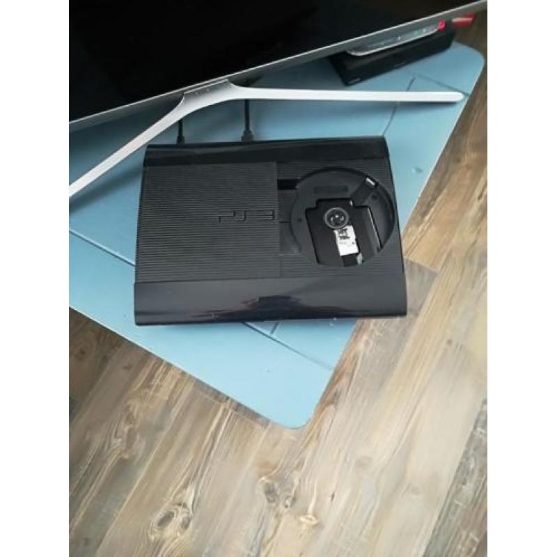 PS3 super slim 500g+kontrole+spellen