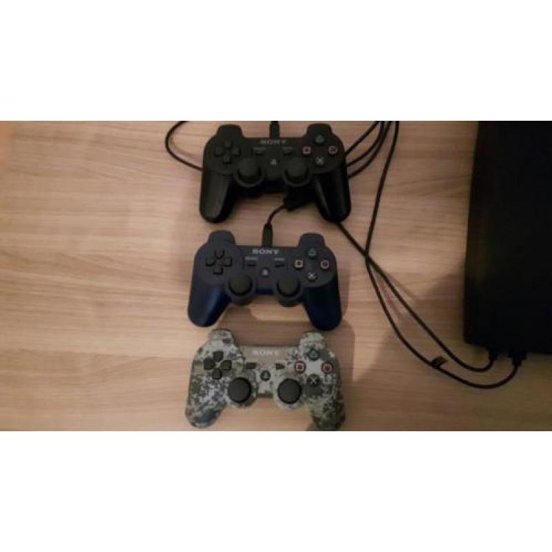 Ps3 met 3 controllers en 10 spellen